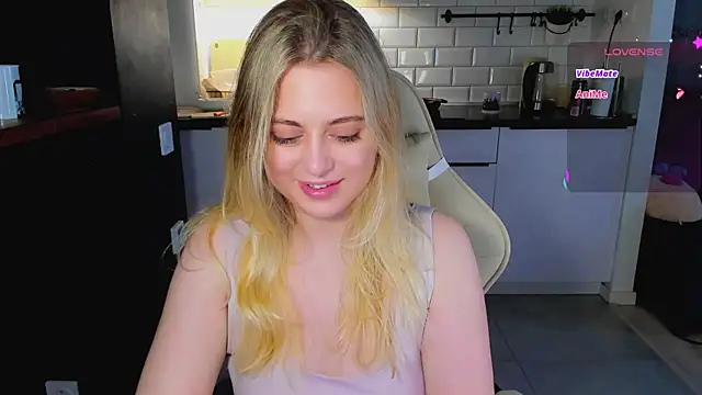 blonde kellyy online show from June 2026 07:35:02 AM
