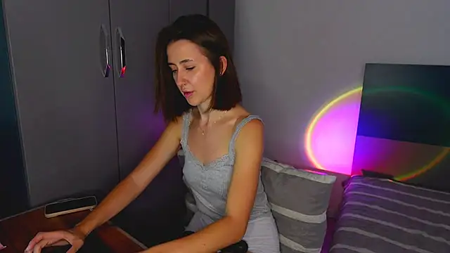 sofiacrystal online show from June 2026 01:19:02 PM