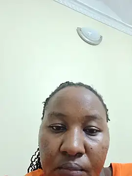 prettyniavibes online show from June 2026 06:08:02 PM