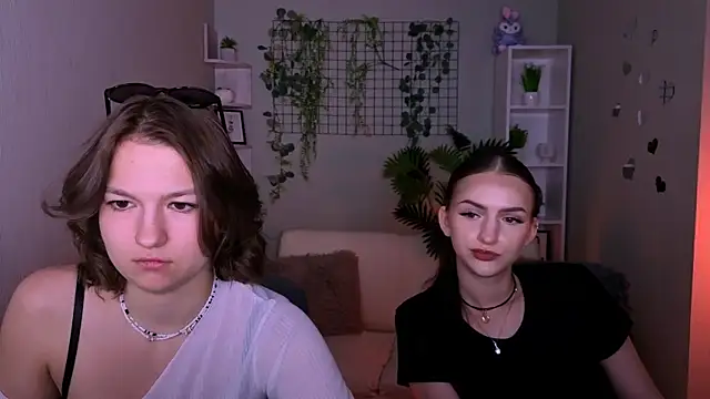 naomi perl online show from June 2026 10:31:02 AM