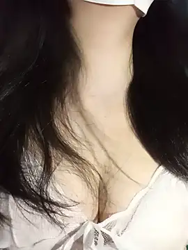Snapshot of -BellaSe- chatting on June 2026 09:23:01 AM -BellaSe- online show from June 2026 09:23:01 AM