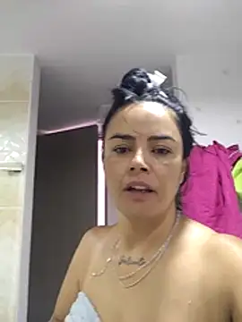 Juanita6908 online show from June 2026 02:43:01 PM
