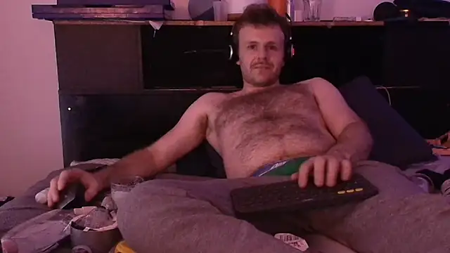 Snapshot of kinkyboipig chatting on June 2026 06:17:02 PM kinkyboipig online show from June 2026 06:17:02 PM