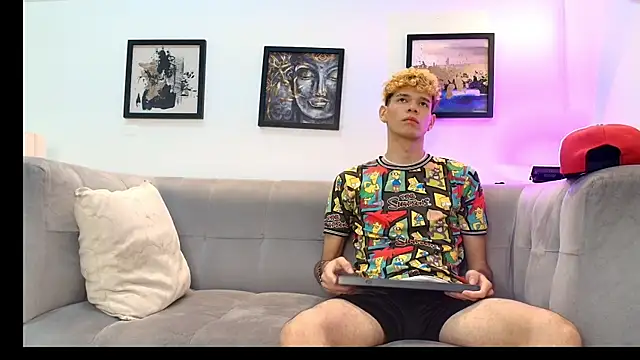 Hot skinny guys online show from June 2026 07:59:01 PM