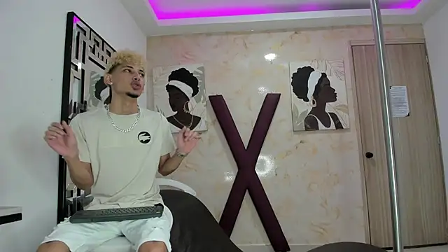 Hot skinny guys online show from July 2026 07:30:01 PM