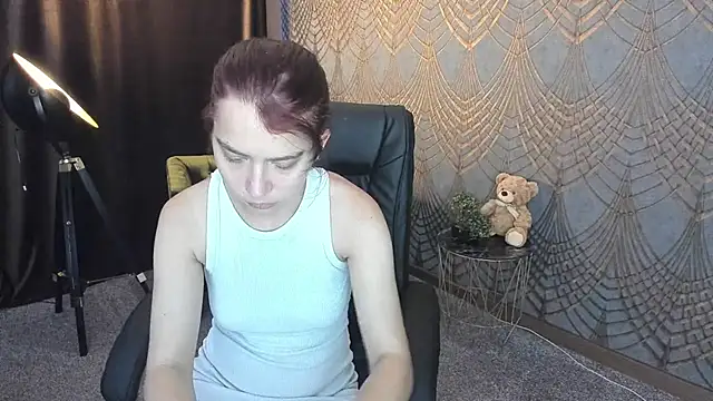 Livia Shy online show from June 2026 05:17:02 AM