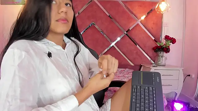 Carla Alvez online show from July 2026 02:02:01 PM
