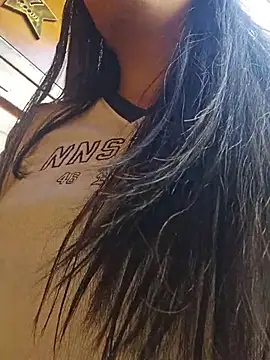 Carla Alvez online show from July 2026 02:15:01 PM
