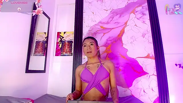 Astrid Cardenas online show from June 2026 03:37:02 AM