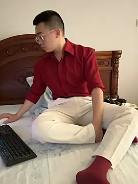 iamtobias online show from June 2026 06:11:02 AM
