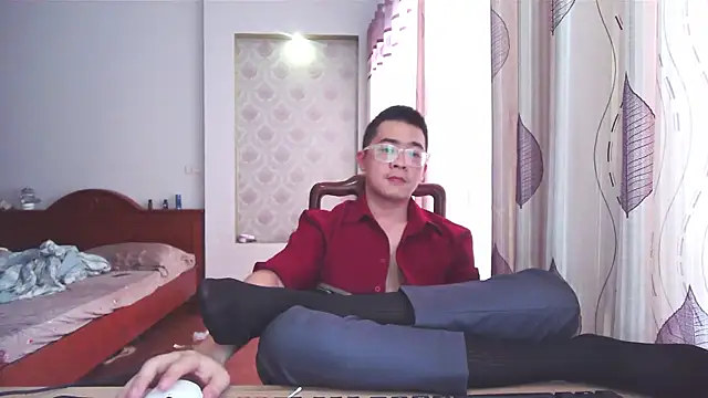 iamtobias online show from July 2026 05:54:01 AM