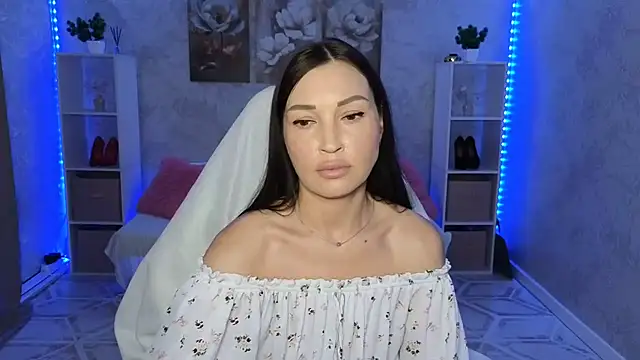 NikoleMills online show from July 2026 07:04:02 AM
