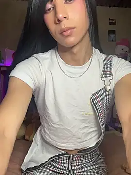 lady Tayron online show from August 2026 06:04:02 AM