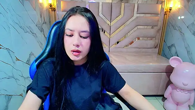 Aleja r  online show from July 2026 08:04:02 PM