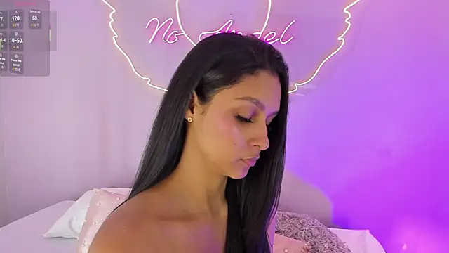 TalianaHernandez online show from July 2026 04:27:02 PM
