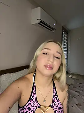 Snapshot of xLexi chatting on June 2026 10:57:02 AM xLexi online show from June 2026 10:57:02 AM
