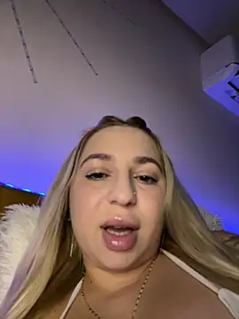 Snapshot of xLexi chatting on June 2026 03:02:01 PM xLexi online show from June 2026 03:02:01 PM