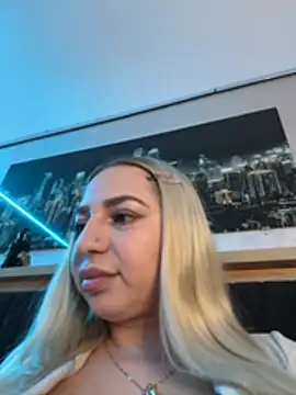 Snapshot of xLexi chatting on July 2026 10:39:01 AM xLexi online show from July 2026 10:39:01 AM