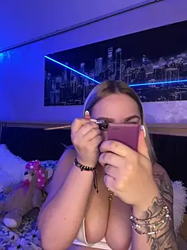 Snapshot of xLexi chatting on July 2026 05:45:01 PM xLexi online show from July 2026 05:45:01 PM
