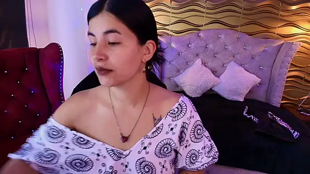  Ninaharpper online show from August 2026 12:37:01 PM