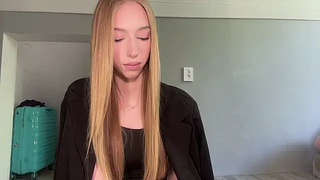 TraceyHowey online show from June 2026 09:26:02 AM