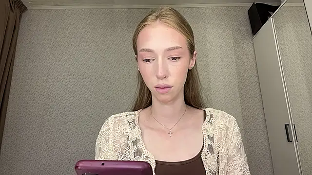 TraceyHowey online show from July 2026 08:43:02 AM