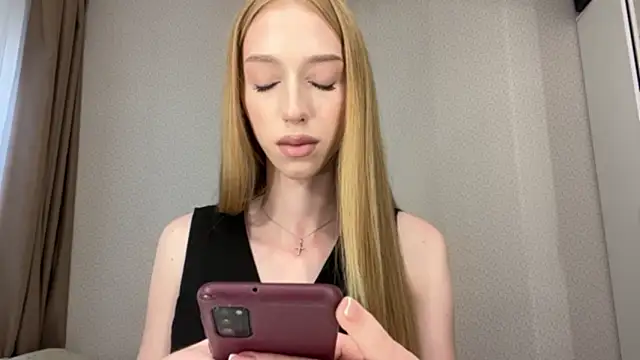TraceyHowey online show from July 2026 02:13:01 PM