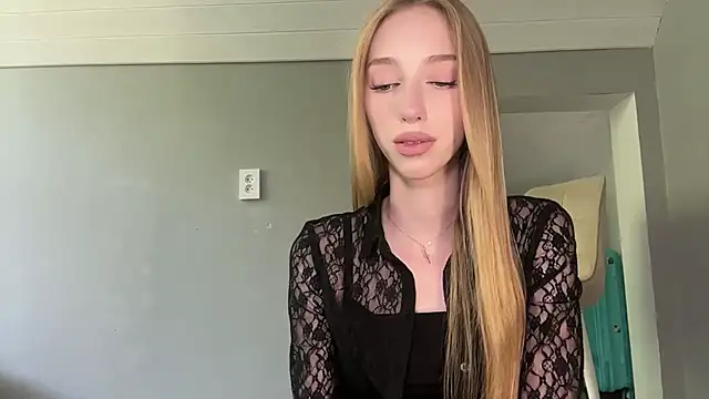 TraceyHowey online show from August 2026 10:21:02 AM