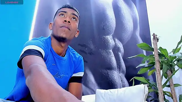 Snapshot of Axel_hunter15 chatting on June 2026 09:52:02 PM Axel hunter15 online show from June 2026 09:52:02 PM