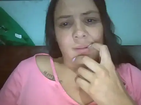 Snapshot of Arletrose_ chatting on July 2026 03:33:02 AM Arletrose online show from July 2026 03:33:02 AM