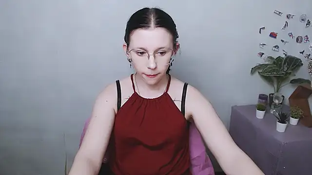 AniMay77 online show from June 2026 03:00:02 PM