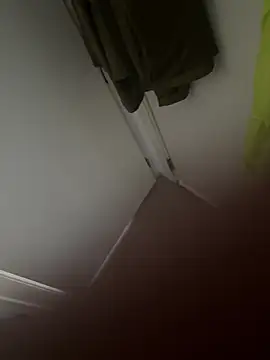 Skinnyrisky online show from July 2026 05:17:02 PM