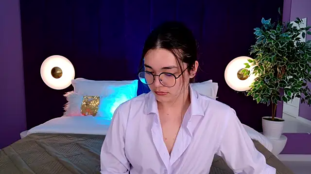 MaddieMeyer online show from July 2026 03:45:02 AM