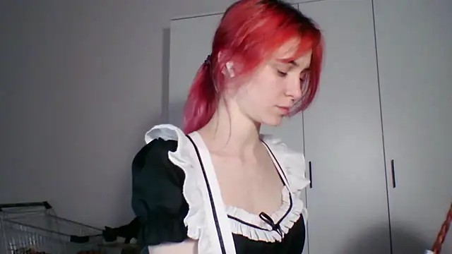 Snapshot of KayleneWesterberg chatting on June 2026 03:04:02 PM KayleneWesterberg online show from June 2026 03:04:02 PM