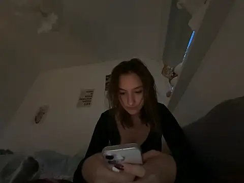 Violet Velvet online show from August 2026 07:45:02 PM