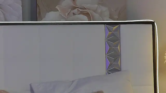 Lia tins online show from July 2026 04:05:01 AM