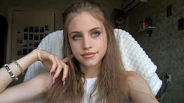 StacyPinky online show from July 2026 07:34:01 AM
