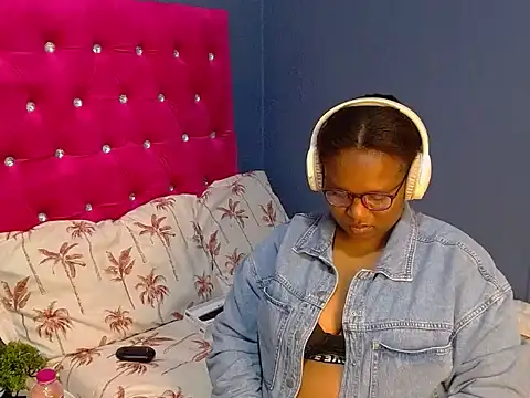 Snapshot of MISS_BLACKBERY chatting on August 2026 03:54:01 AM MISS BLACKBERY online show from August 2026 03:54:01 AM