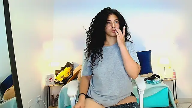 Snapshot of Isabella_Sophia19 chatting on July 2026 03:20:02 AM Isabella Sophia19 online show from July 2026 03:20:02 AM