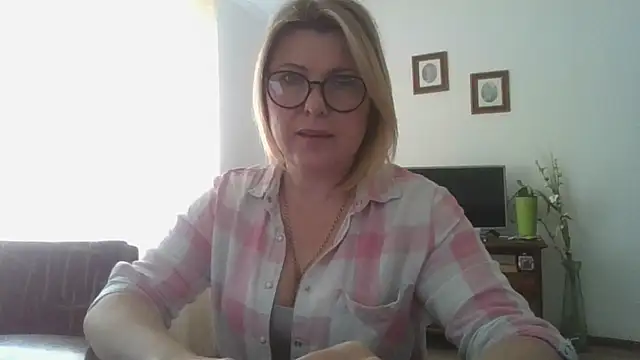 Snapshot of ElenaLove888 chatting on June 2026 08:34:01 AM ElenaLove888 online show from June 2026 08:34:01 AM