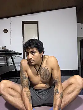 Crisloverrr online show from July 2026 11:45:01 PM