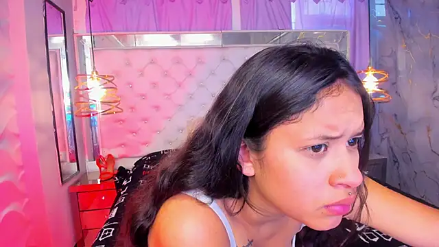 Tifanny-Val online show from June 2026 01:06:02 PM