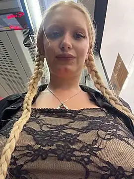 Elfi InPublic online show from July 2026 04:07:02 AM