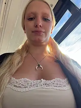 Elfi InPublic online show from July 2026 04:19:01 AM