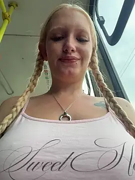 Elfi InPublic online show from July 2026 04:05:02 AM