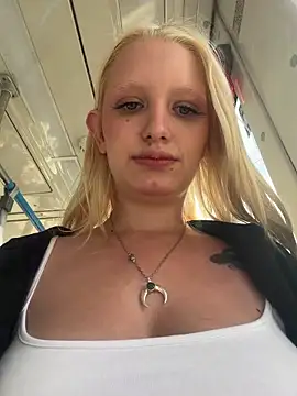 Elfi InPublic online show from July 2026 04:53:02 AM
