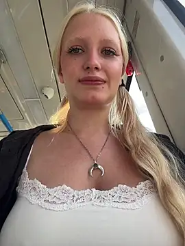 Elfi InPublic online show from July 2026 03:59:02 AM