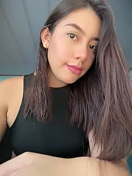 Saracalderon online show from July 2026 06:54:02 PM