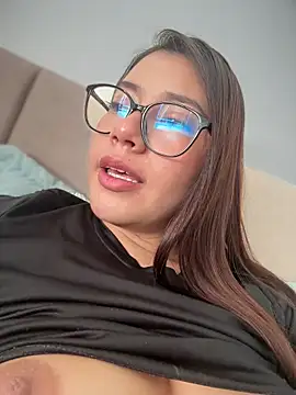 Saracalderon online show from July 2026 02:35:02 PM