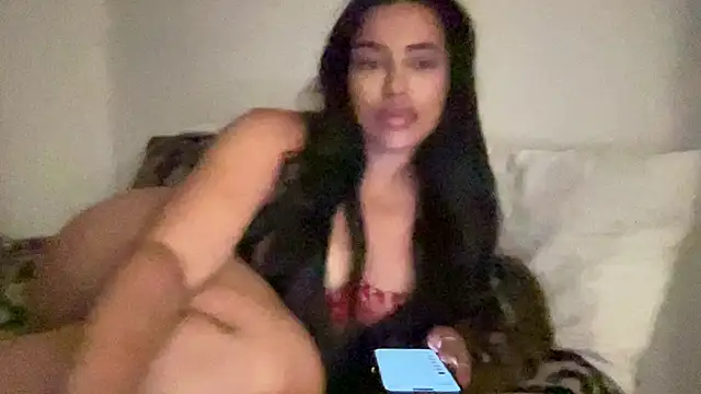 Its Sienna online show from July 2026 09:00:02 PM